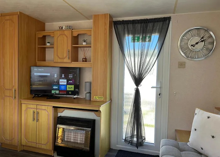 Baileys Caravan Sealands - Dog Friendly