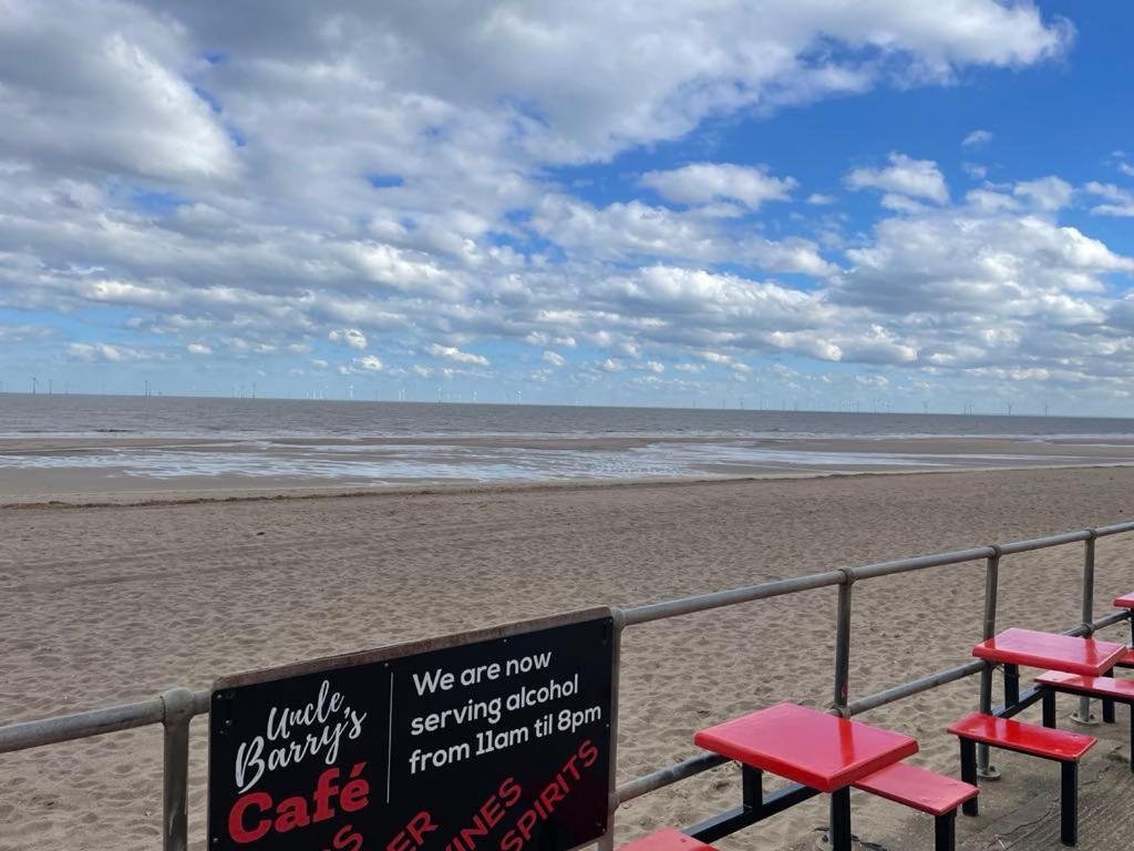 Campsite Baileys Caravan Sealands - Dog Friendly