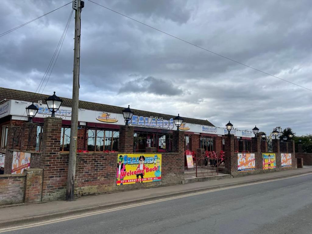 Baileys Caravan Sealands - Dog Friendly Ingoldmells