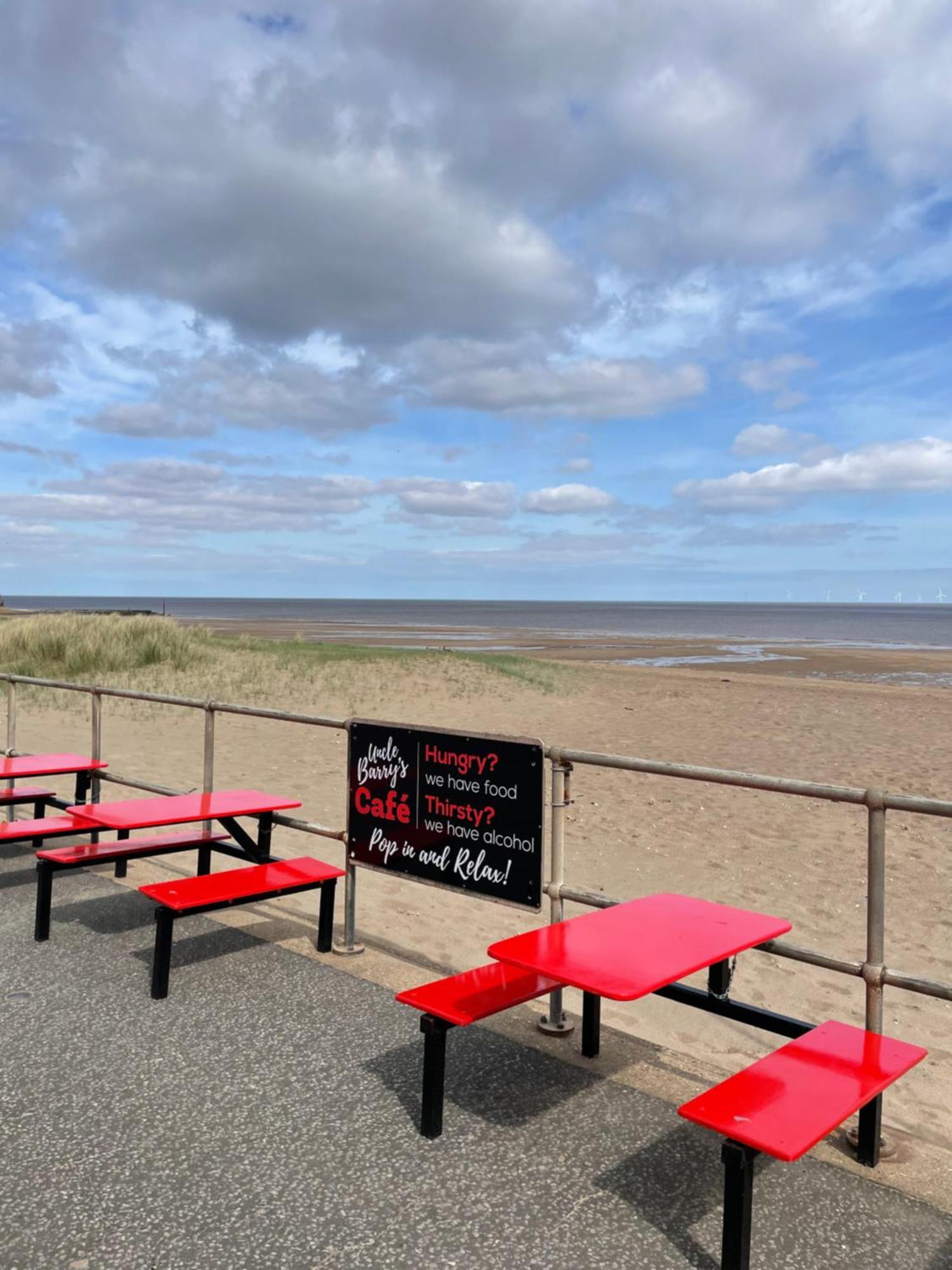Baileys Caravan Sealands - Dog Friendly Campsite *
