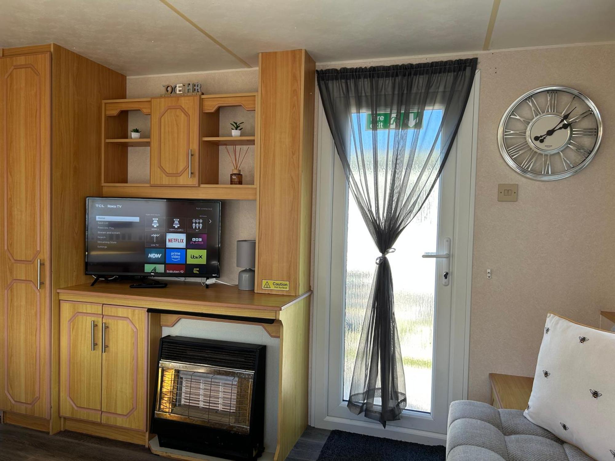 Campsite Baileys Caravan Sealands - Dog Friendly