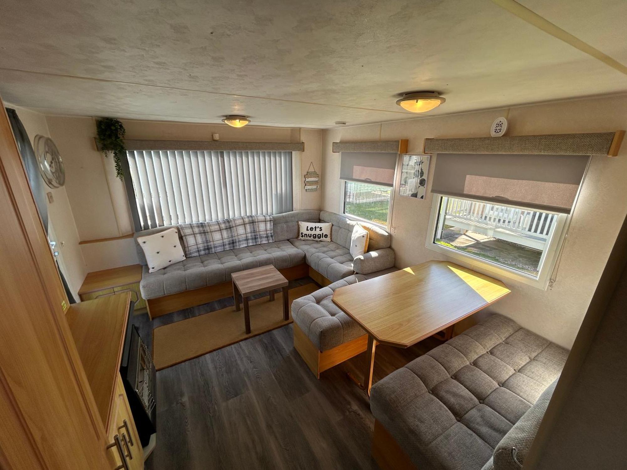 Campsite Baileys Caravan Sealands - Dog Friendly *