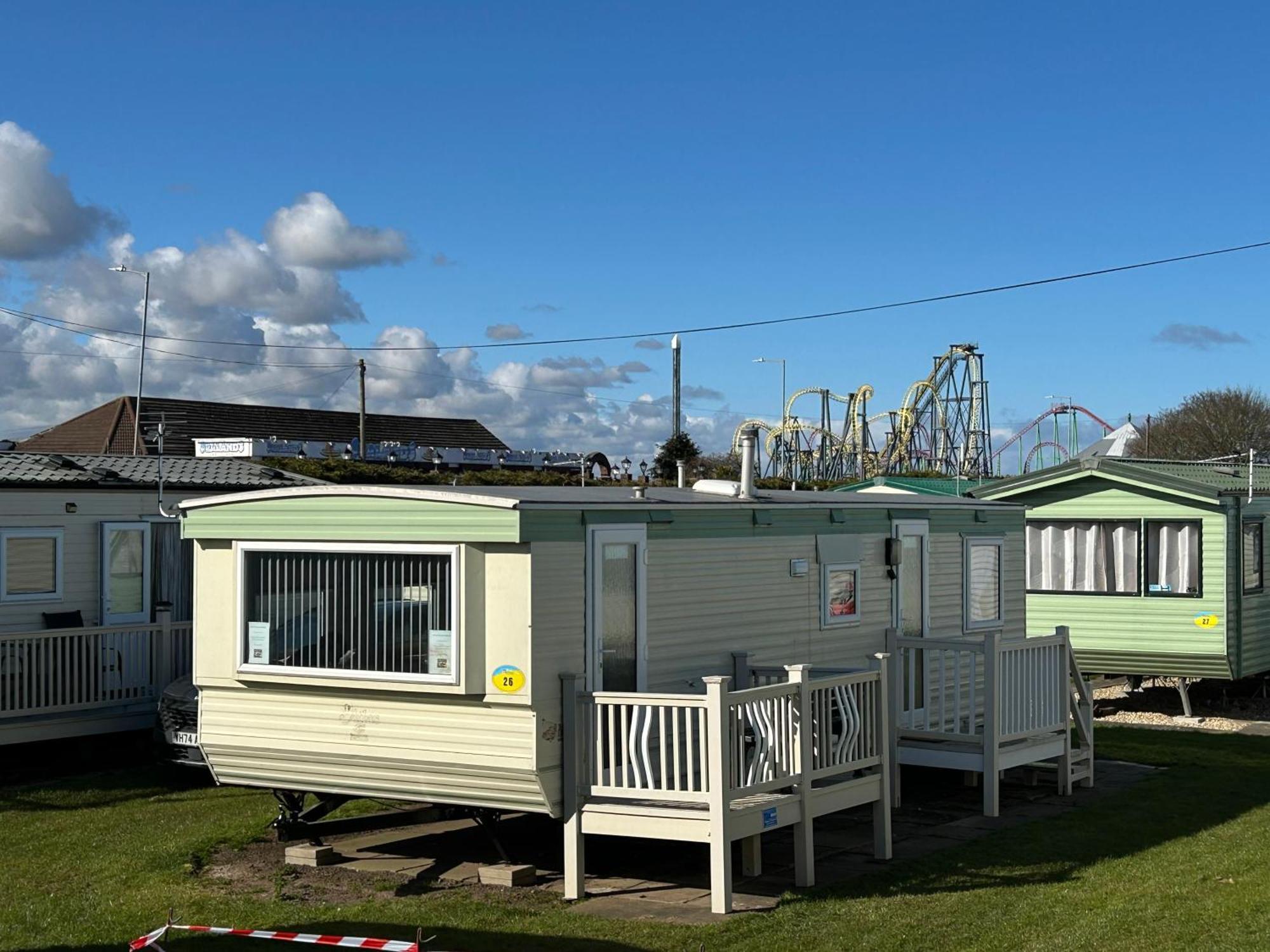 Baileys Caravan Sealands - Dog Friendly Campsite *